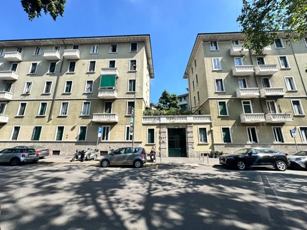 appartamento in vendita a Milano in zona Famagosta