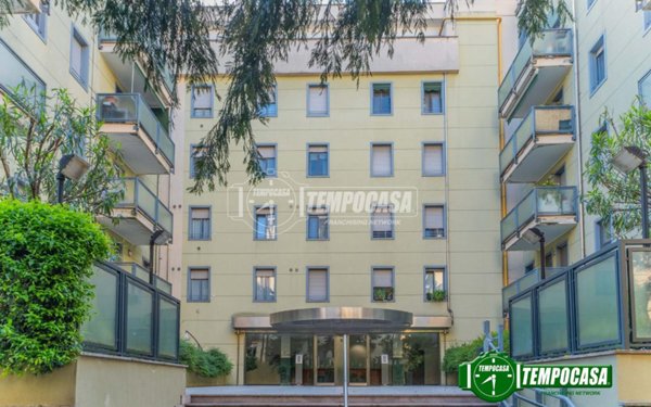appartamento in vendita a Milano in zona Montalbino
