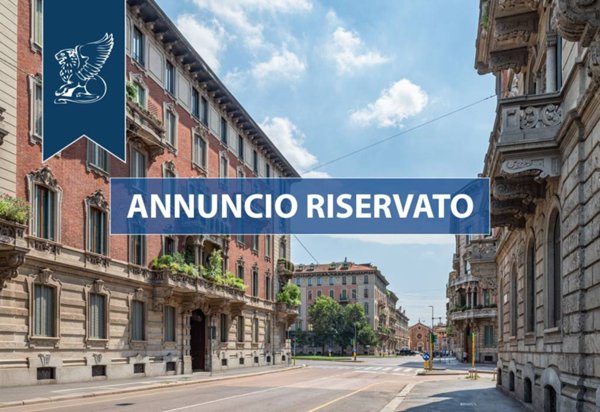 appartamento in vendita a Milano in zona Sant'Ambrogio