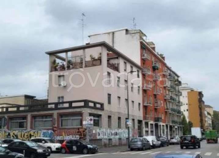 appartamento in vendita a Milano in zona Cascina dei Pomi