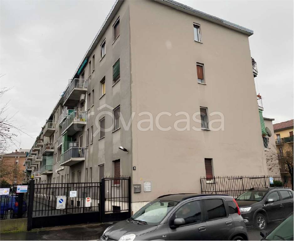appartamento in vendita a Milano in zona Quinto Romano