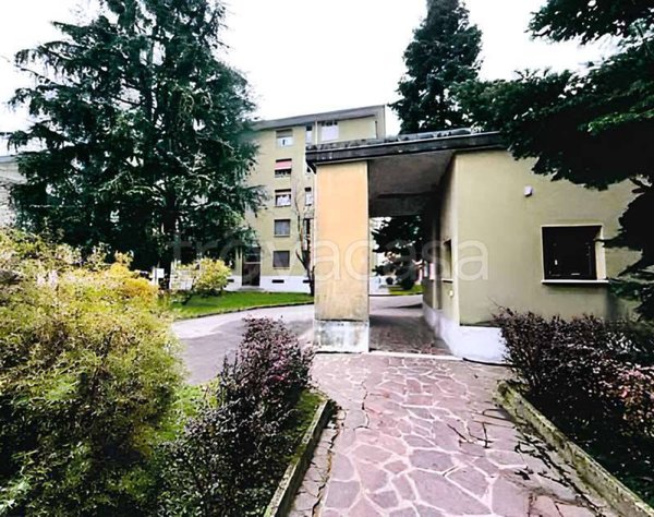 appartamento in vendita a Milano in zona Baggio