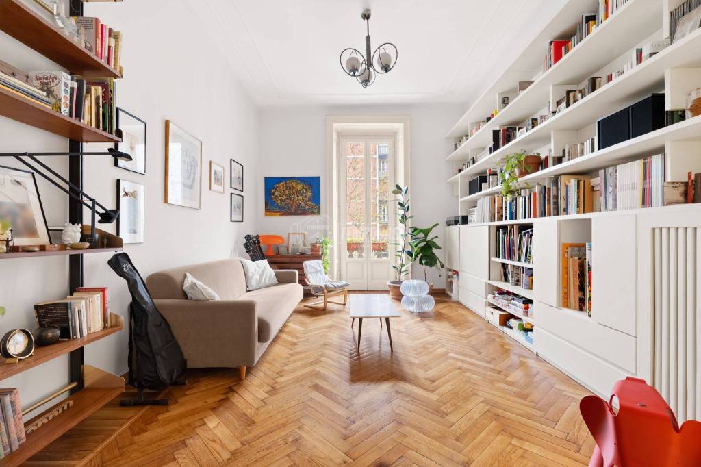 appartamento in vendita a Milano in zona XXII Marzo