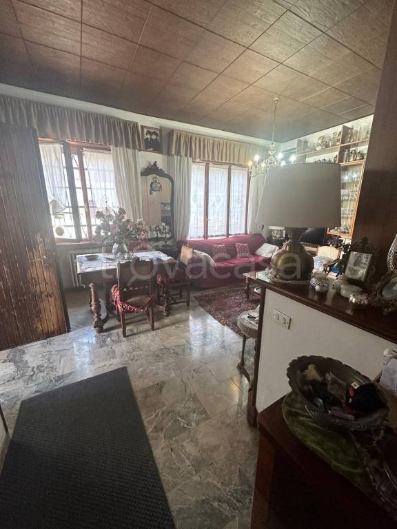 casa indipendente in vendita a Milano in zona Affori
