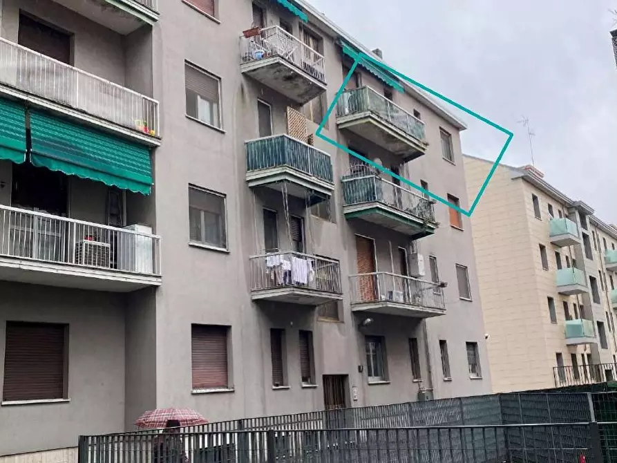 appartamento in vendita a Milano in zona Quinto Romano