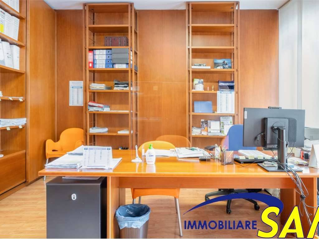 ufficio in vendita a Milano in zona Sempione