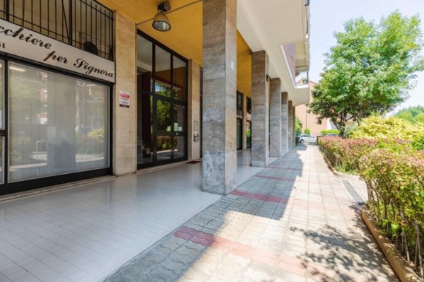negozio in vendita a Milano in zona Affori