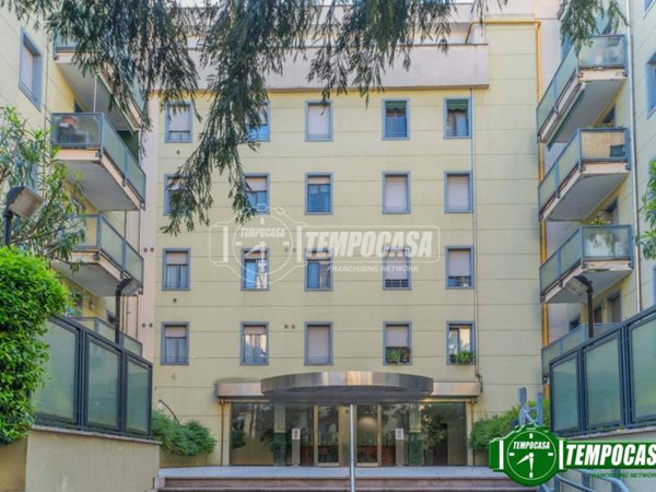 appartamento in vendita a Milano in zona Montalbino