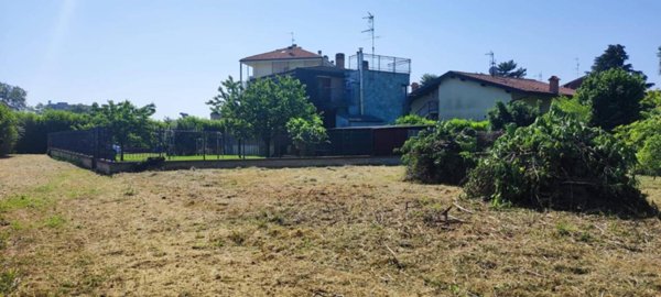 terreno agricolo in vendita a Milano in zona Baggio