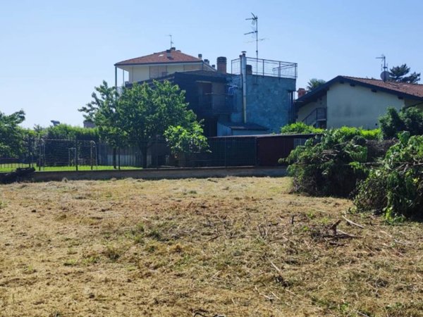 terreno agricolo in vendita a Milano in zona Baggio