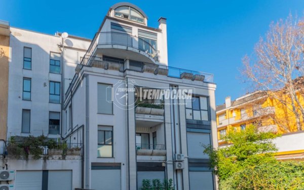 appartamento in vendita a Milano in zona Dergano