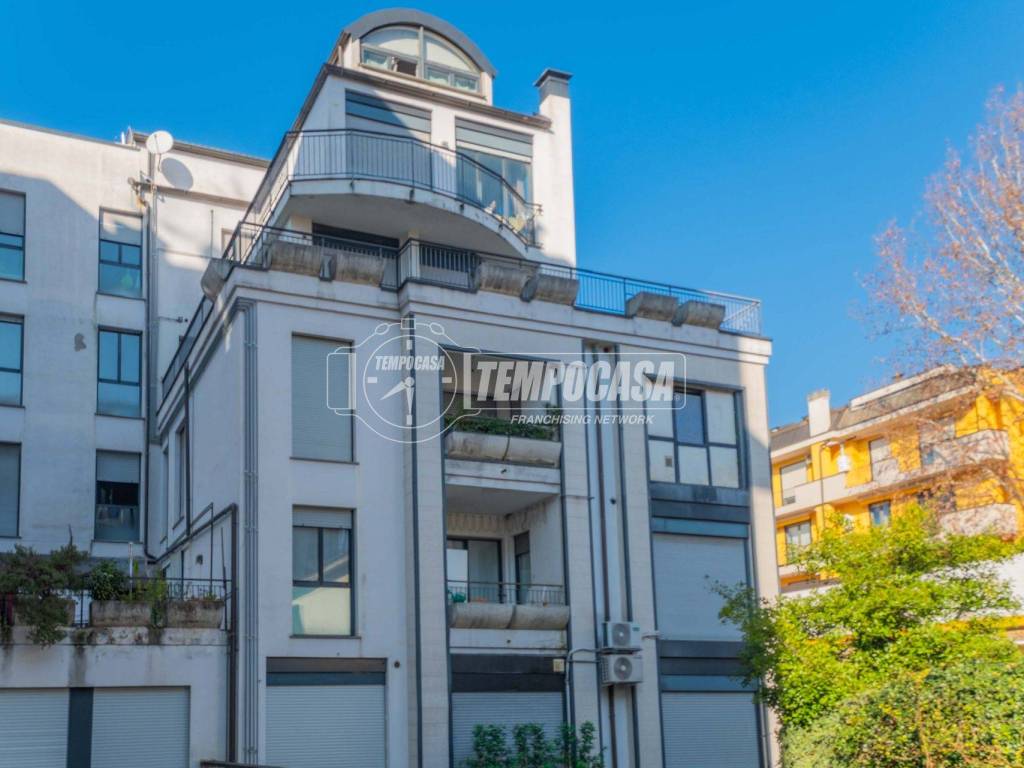 appartamento in vendita a Milano in zona Dergano