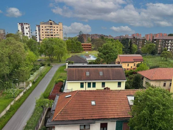 appartamento in vendita a Milano in zona Affori