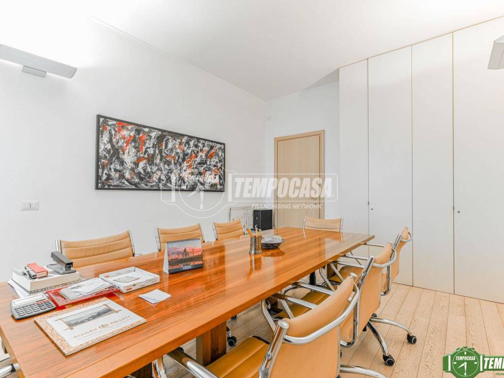 ufficio in vendita a Milano in zona Centro Direzionale