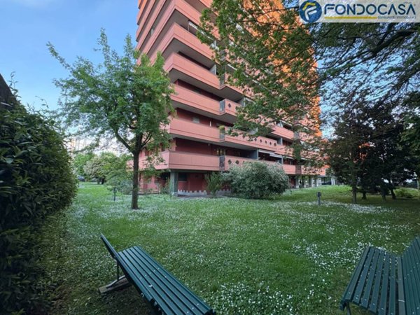appartamento in vendita a Milano in zona Chiesa Rossa