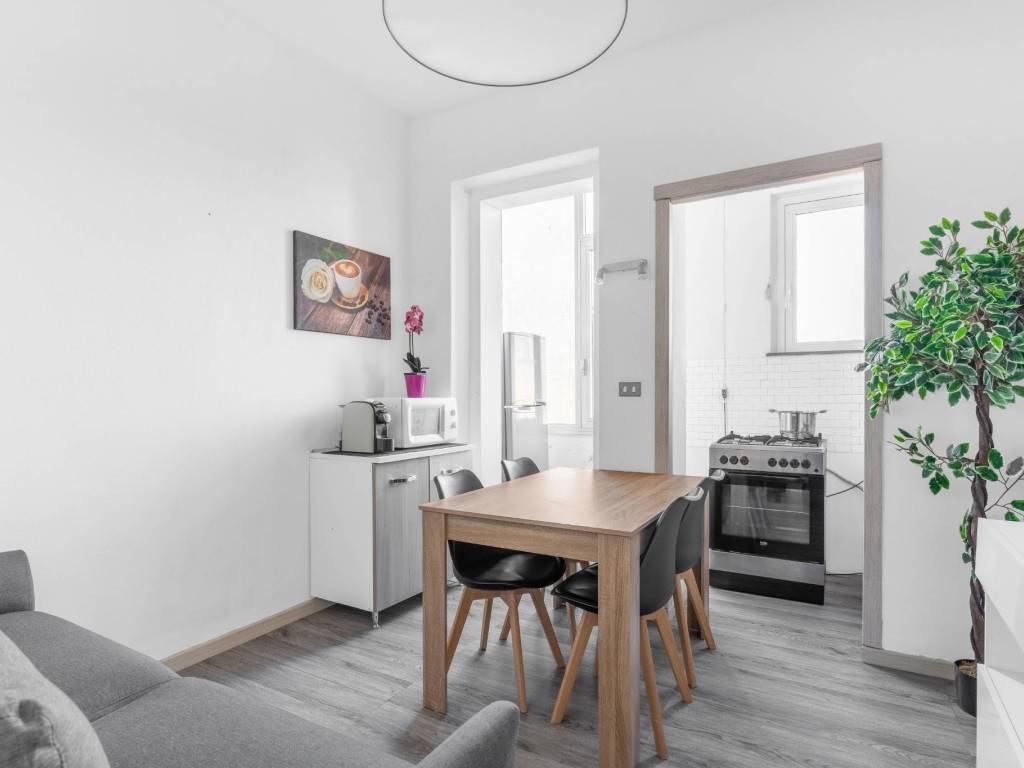 appartamento in vendita a Milano in zona Lorenteggio