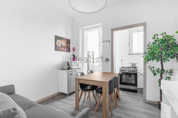 appartamento in vendita a Milano in zona Lorenteggio