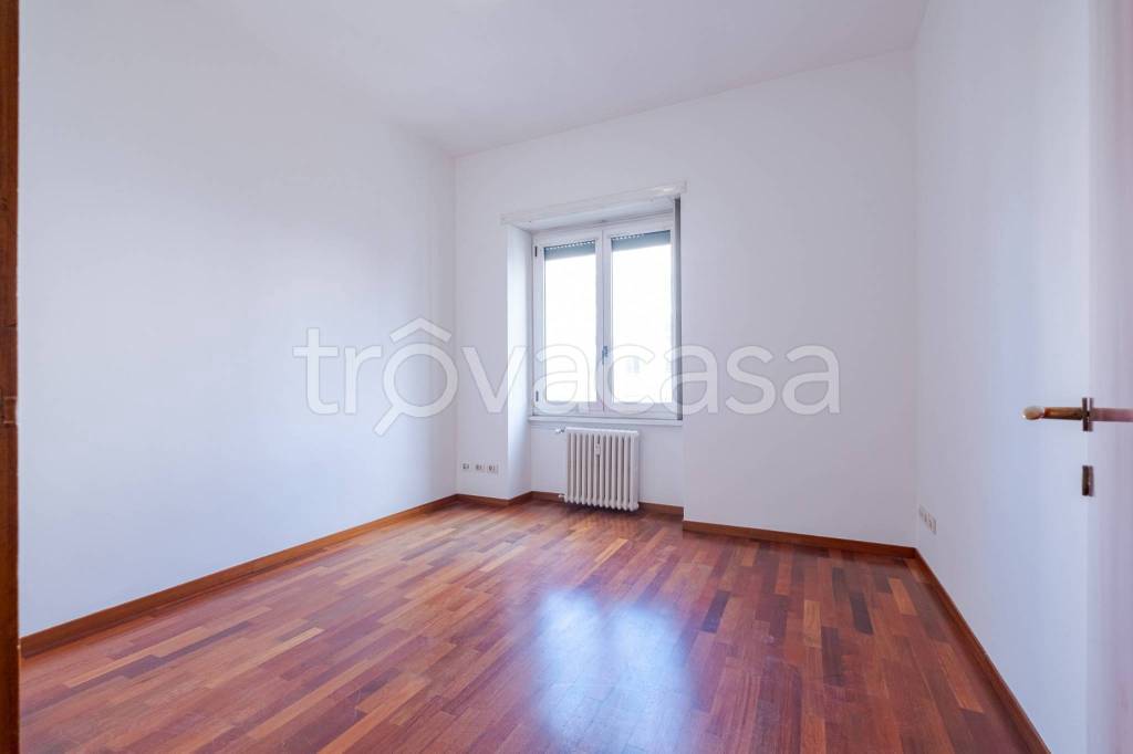 appartamento in vendita a Milano in zona Guastalla