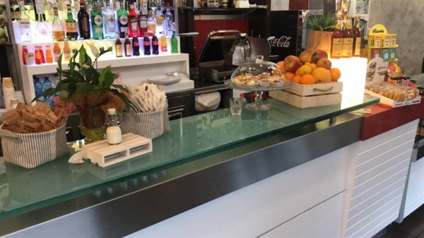 negozio in vendita a Milano in zona Sempione