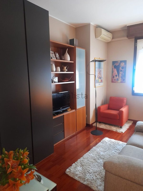 appartamento in vendita a Milano in zona Corvetto