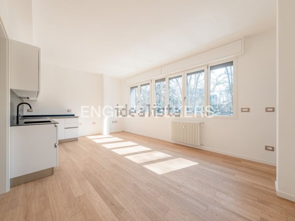 appartamento in vendita a Milano in zona Porta Vittoria