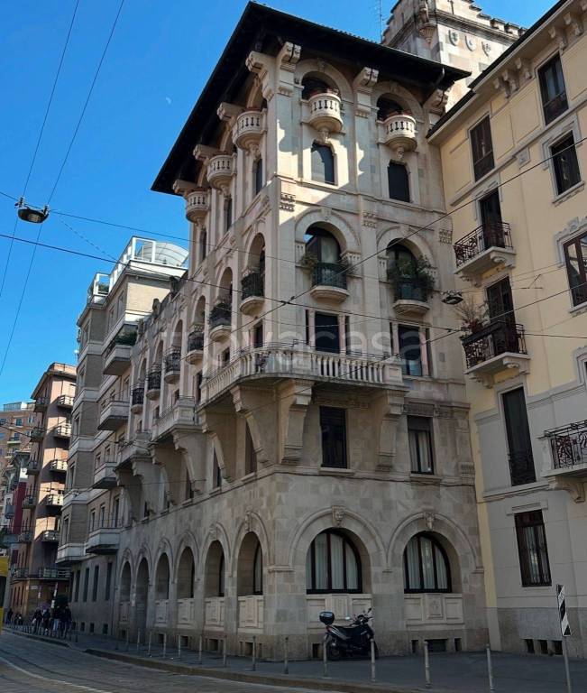 appartamento in vendita a Milano in zona Guastalla