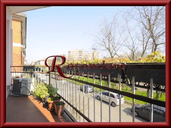 appartamento in vendita a Milano in zona Baggio