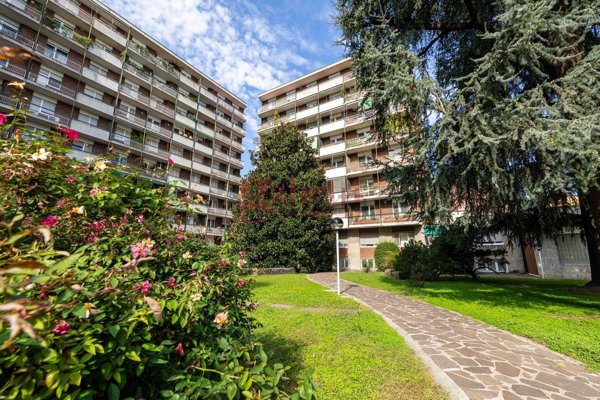 appartamento in vendita a Milano in zona Dergano