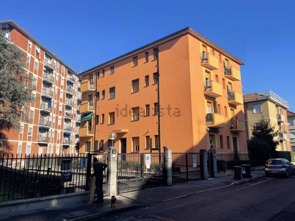 appartamento in vendita a Milano in zona Baggio