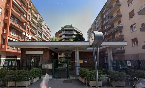 appartamento in vendita a Milano in zona Lorenteggio