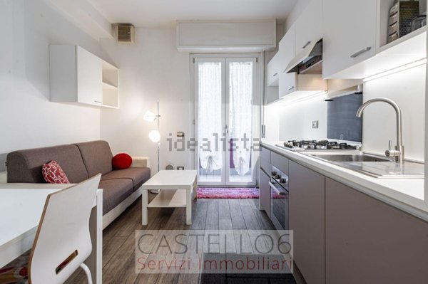 appartamento in vendita a Milano in zona Lorenteggio