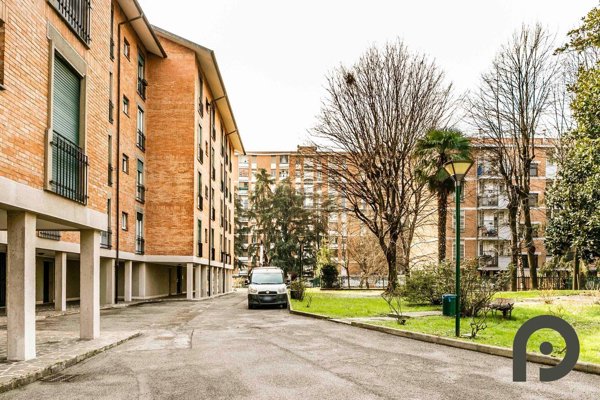 appartamento in vendita a Milano in zona Gallaratese