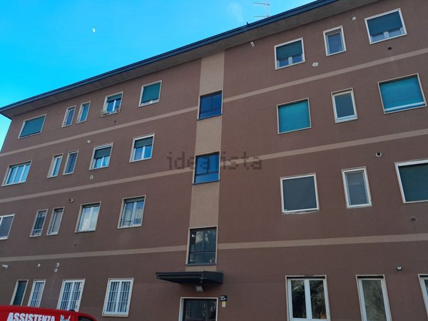 appartamento in vendita a Milano in zona Lorenteggio