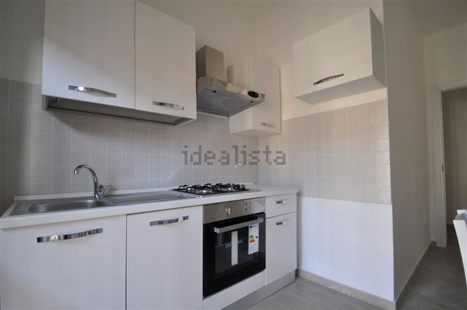 appartamento in vendita a Milano in zona Famagosta