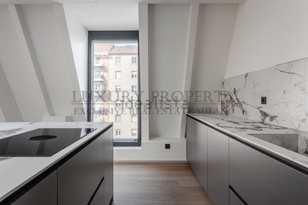appartamento in vendita a Milano in zona Porta Nuova