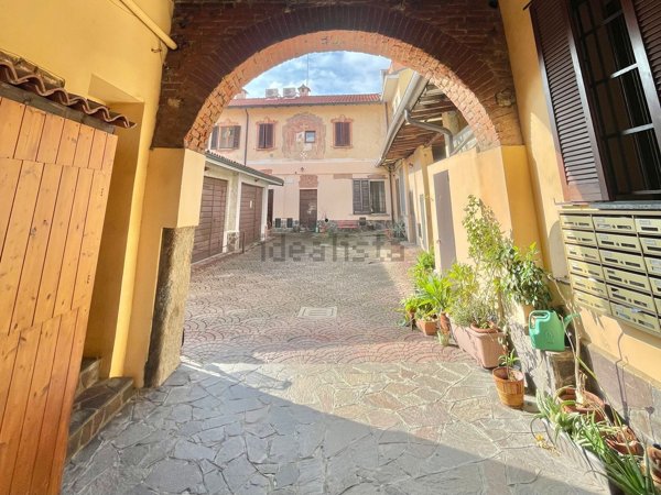 appartamento in vendita a Milano in zona Chiesa Rossa