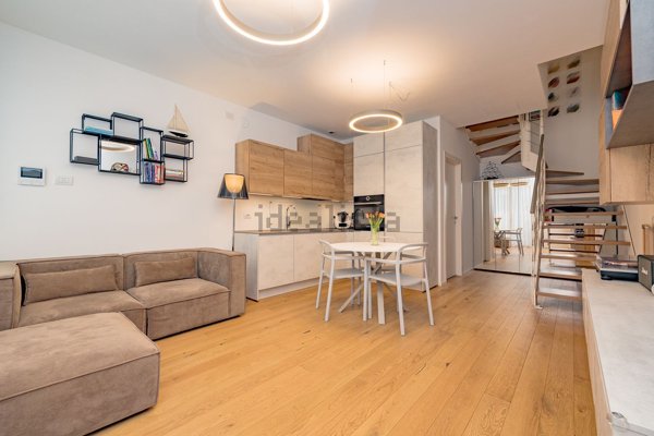 appartamento in vendita a Milano in zona San Cristoforo