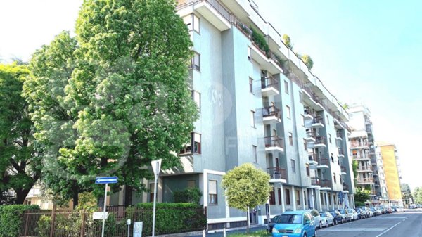 appartamento in vendita a Milano in zona Famagosta