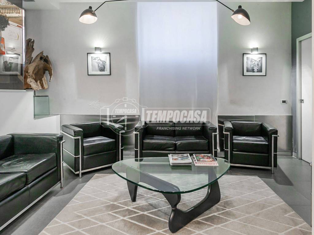 appartamento in vendita a Milano in zona Sant'Ambrogio