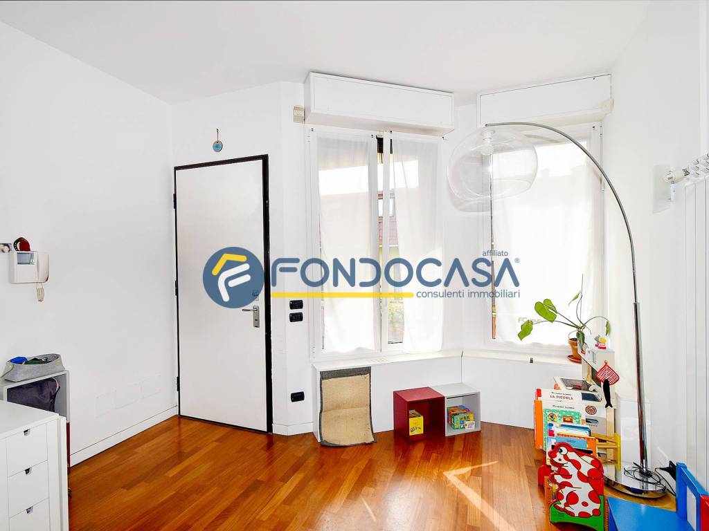 appartamento in vendita a Milano in zona Gorla