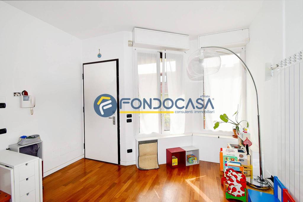 appartamento in vendita a Milano in zona Gorla