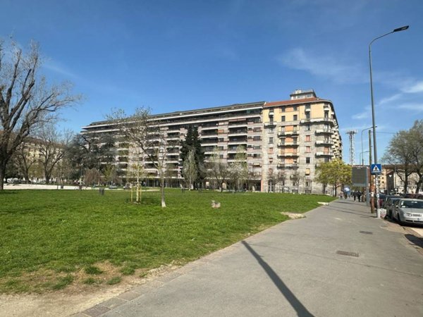 ufficio in vendita a Milano in zona Città Studi