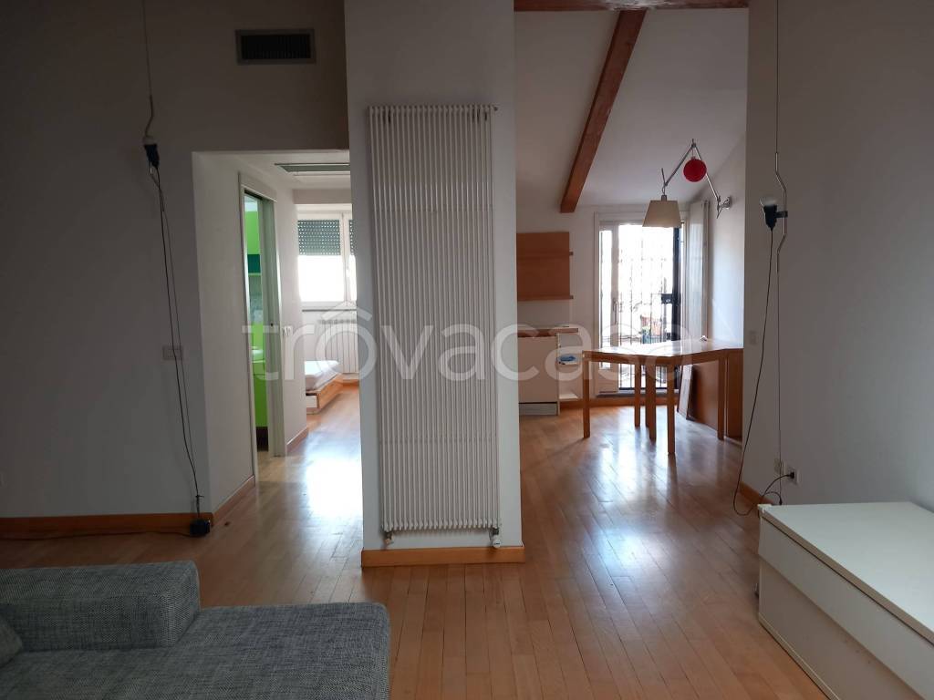 appartamento in vendita a Milano in zona Centro Direzionale