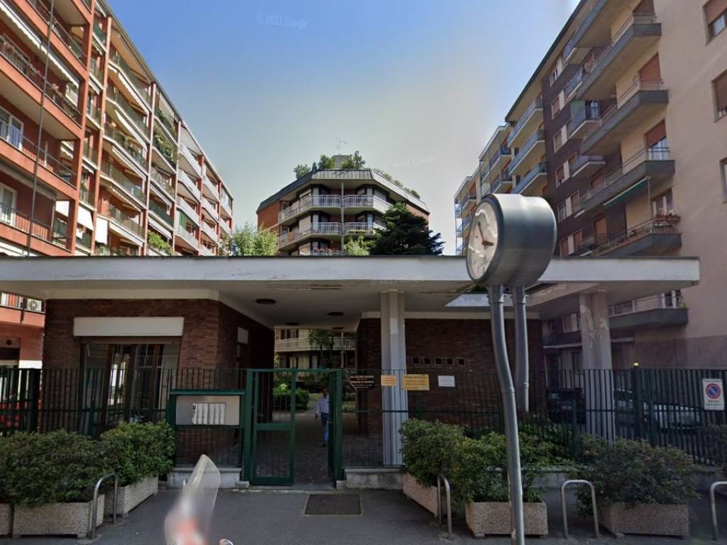 appartamento in vendita a Milano in zona Barona