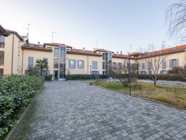 appartamento in vendita a Milano in zona Famagosta