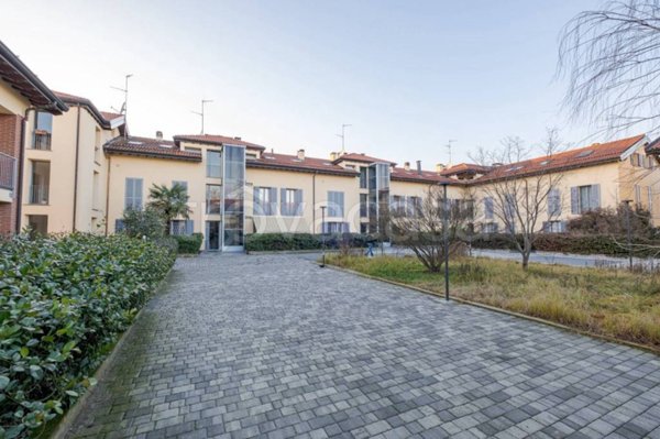 appartamento in vendita a Milano in zona Famagosta