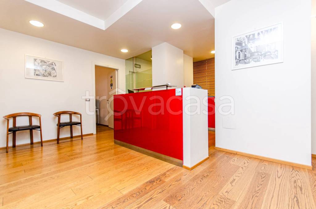 ufficio in vendita a Milano