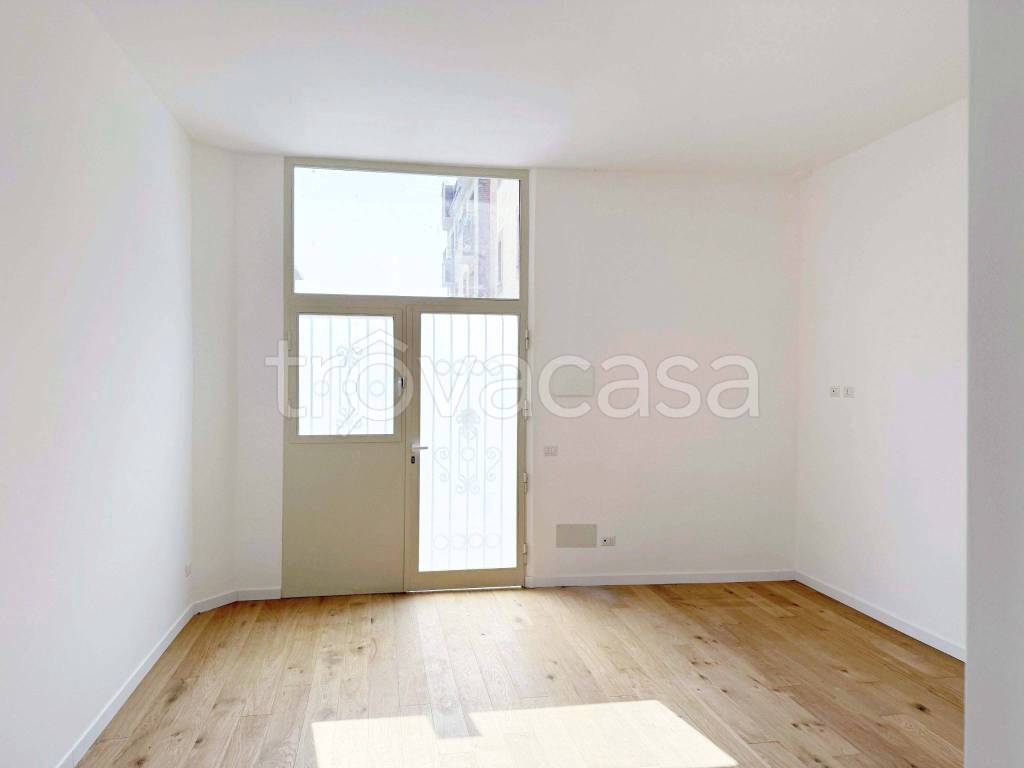 appartamento in vendita a Milano in zona Gorla