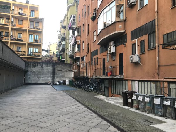 ufficio in vendita a Milano in zona Gorla
