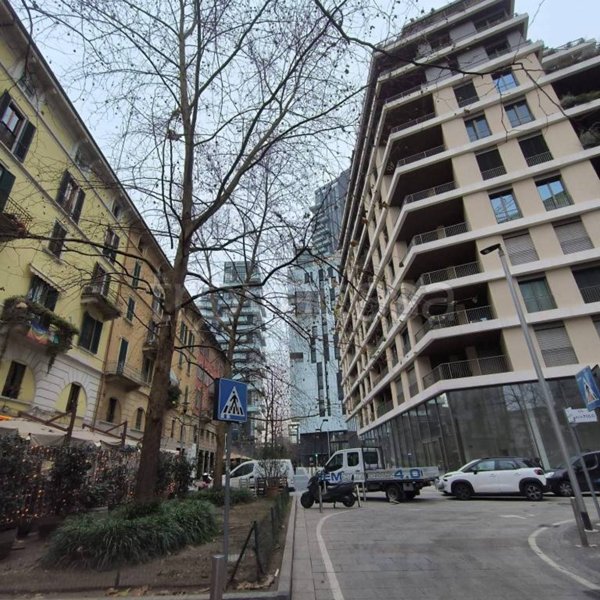 appartamento in vendita a Milano in zona Porta Nuova